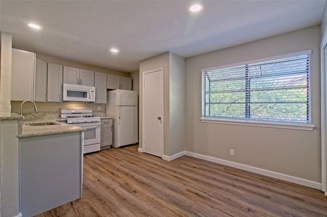 401 Hedgewood DR C, Georgetown, TX 78628