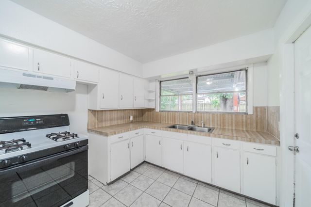 415 Gober Street, Houston, TX 77017