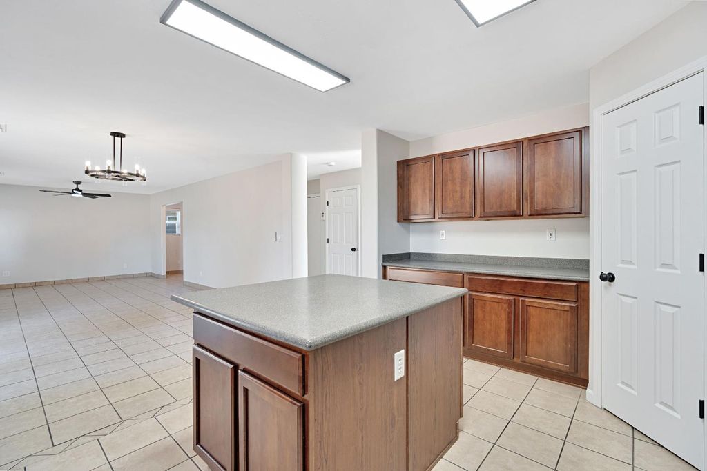 Image 18 of property listing at 1789 N Ellendale Avenue, Fresno, CA 93722