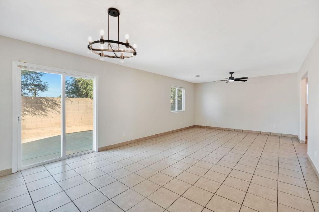 Image 9 of property listing at 1789 N Ellendale Avenue, Fresno, CA 93722