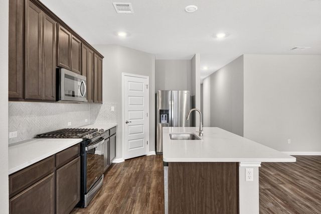 228 El Capitan LOOP, Dripping Springs, TX 78620