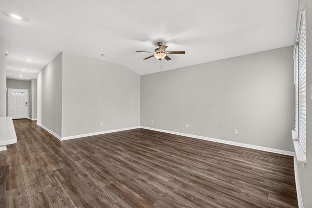 228 El Capitan LOOP, Dripping Springs, TX 78620