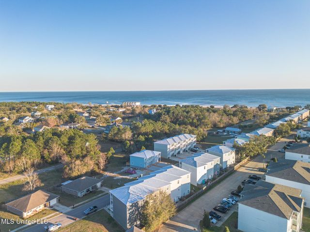 47 Oak Alley Lane, Long Beach, MS 39560