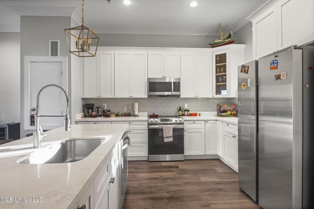 47 Oak Alley Lane, Long Beach, MS 39560