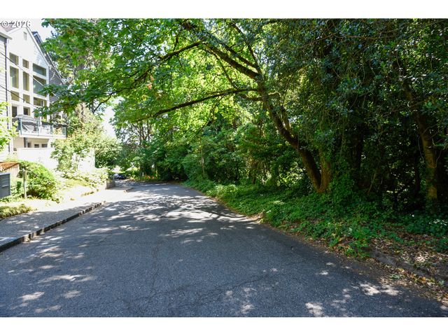 Sw CONDOR Ave 5900, Portland, OR 97239