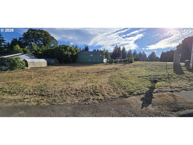 510 W 5th St, La Center, WA 98629
