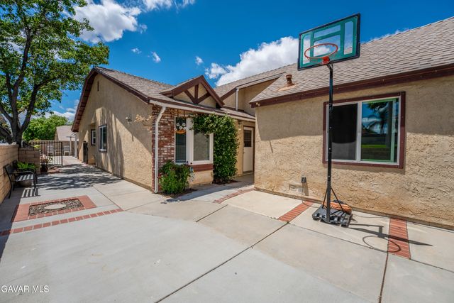 37603 Melton Avenue, Palmdale, CA 93550