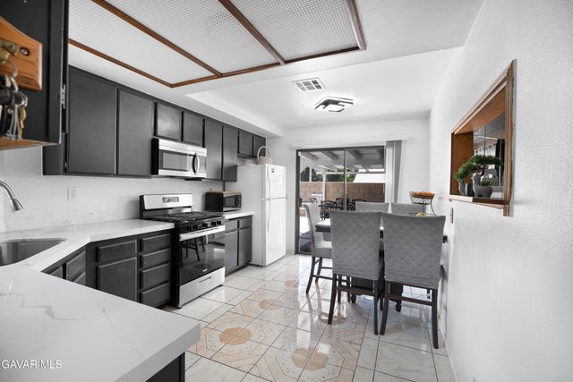 37603 Melton Avenue, Palmdale, CA 93550