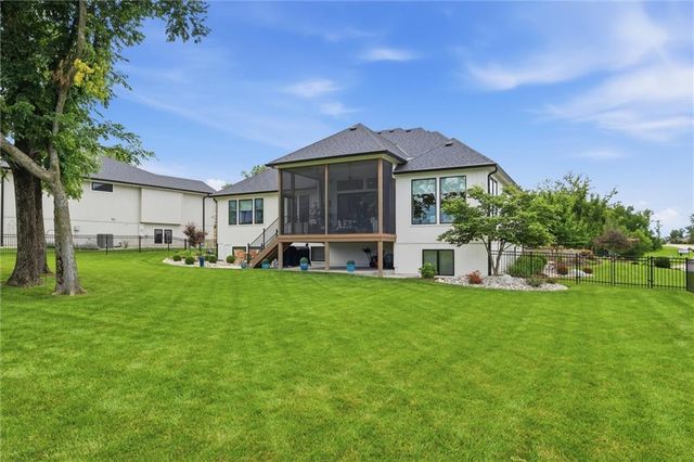 3 Spavinaw Court, Lake Winnebago, MO 64034
