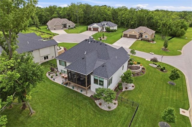 3 Spavinaw Court, Lake Winnebago, MO 64034