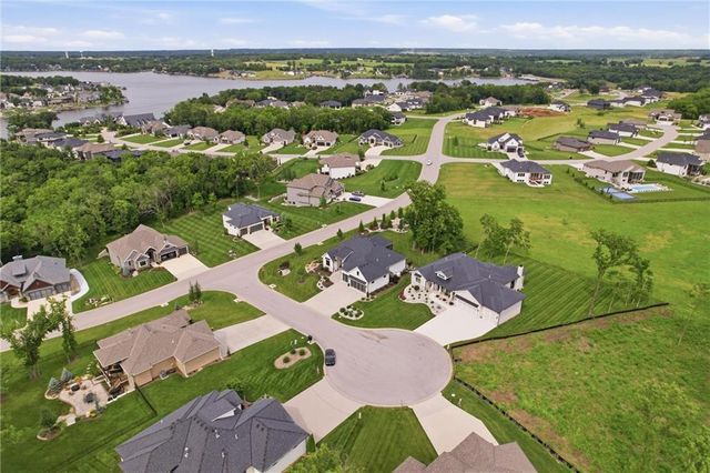 3 Spavinaw Court, Lake Winnebago, MO 64034