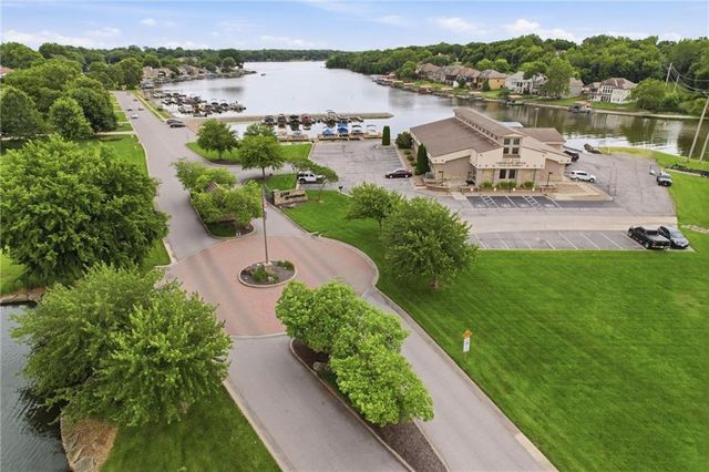 3 Spavinaw Court, Lake Winnebago, MO 64034