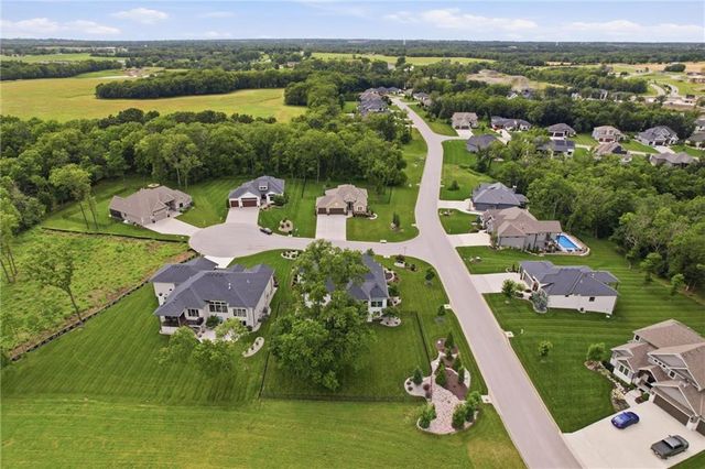 3 Spavinaw Court, Lake Winnebago, MO 64034