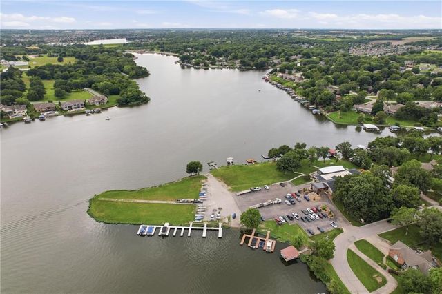 3 Spavinaw Court, Lake Winnebago, MO 64034