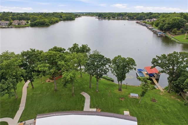 3 Spavinaw Court, Lake Winnebago, MO 64034