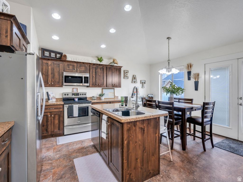 Image 4 of property listing at 245 W 1770 S, Payson, UT 84651
