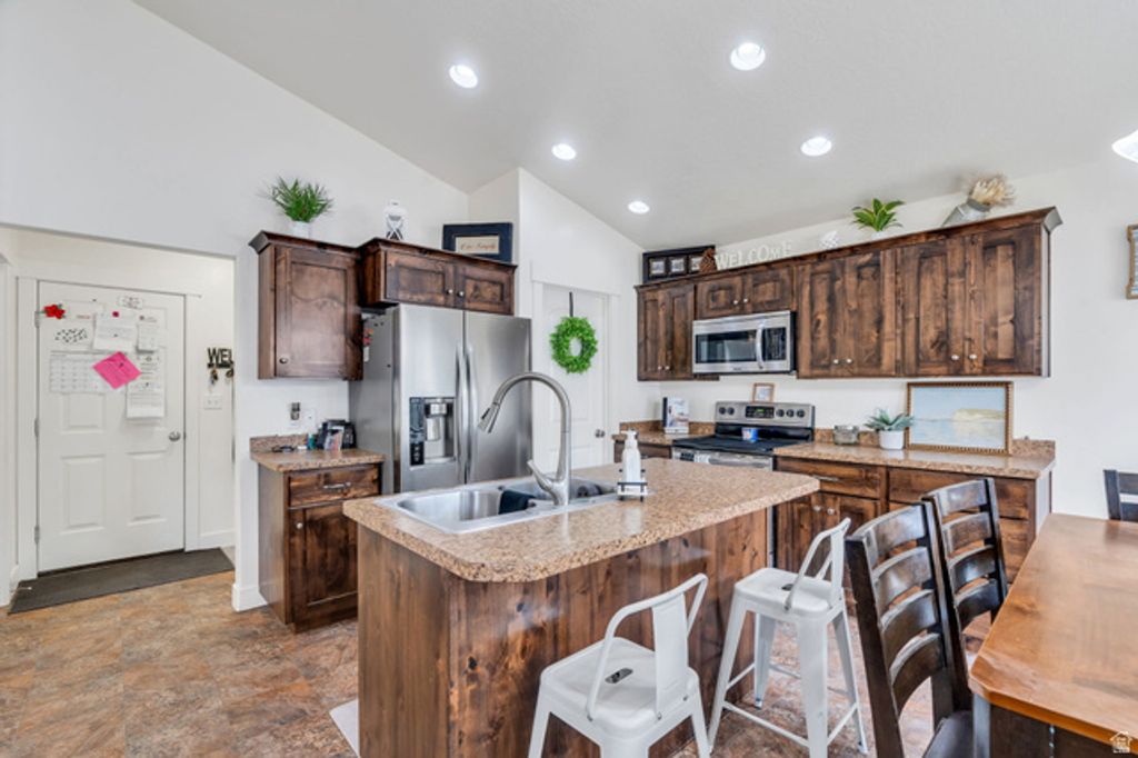 Image 5 of property listing at 245 W 1770 S, Payson, UT 84651