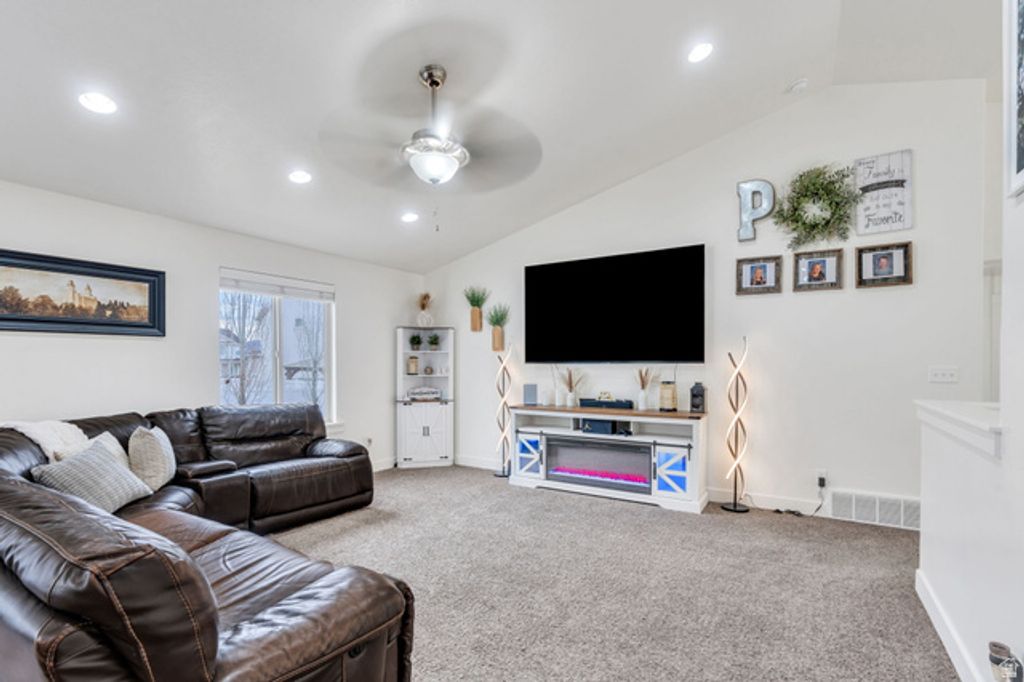 Image 7 of property listing at 245 W 1770 S, Payson, UT 84651