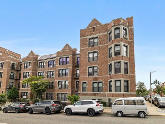 1486 Commonwealth Ave 4, Boston, MA 02135