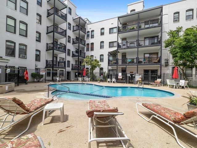 1486 Commonwealth Ave 4, Boston, MA 02135