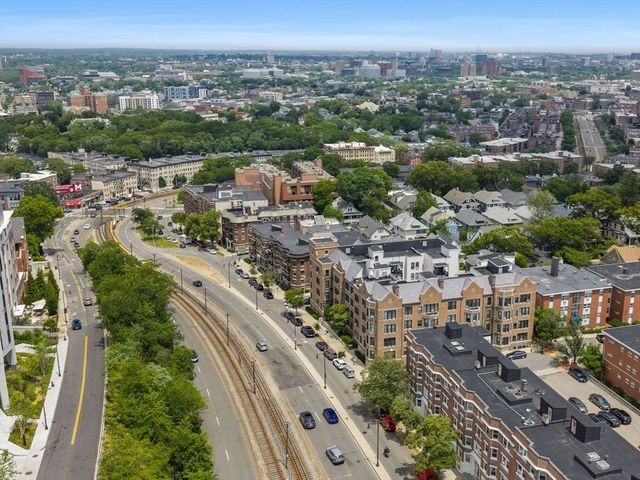 1486 Commonwealth Ave 4, Boston, MA 02135