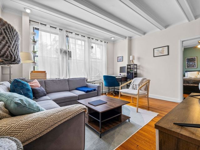 1486 Commonwealth Ave 4, Boston, MA 02135