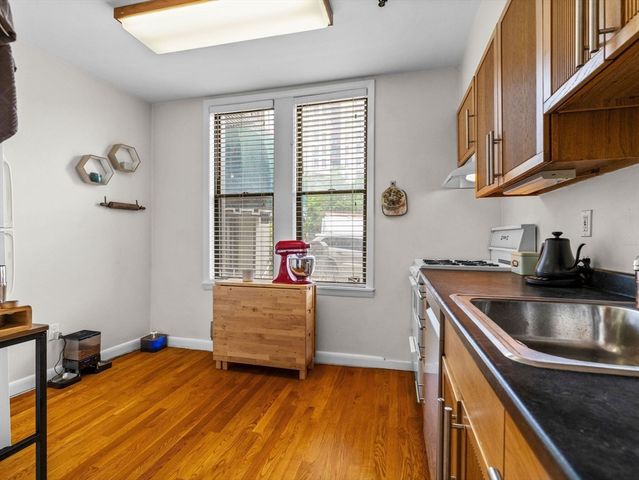 1486 Commonwealth Ave 4, Boston, MA 02135