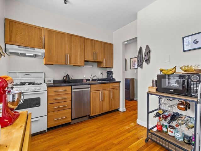 1486 Commonwealth Ave 4, Boston, MA 02135
