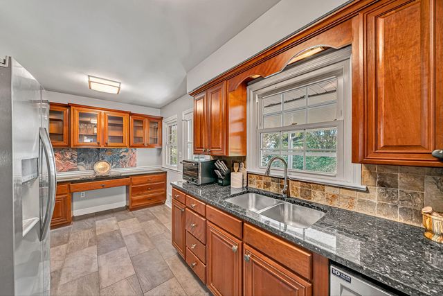 4824 Brookwood DR, Roanoke, VA 24018