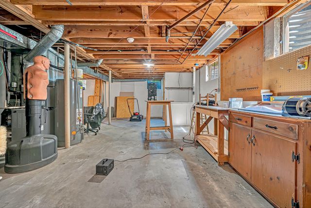 4824 Brookwood DR, Roanoke, VA 24018