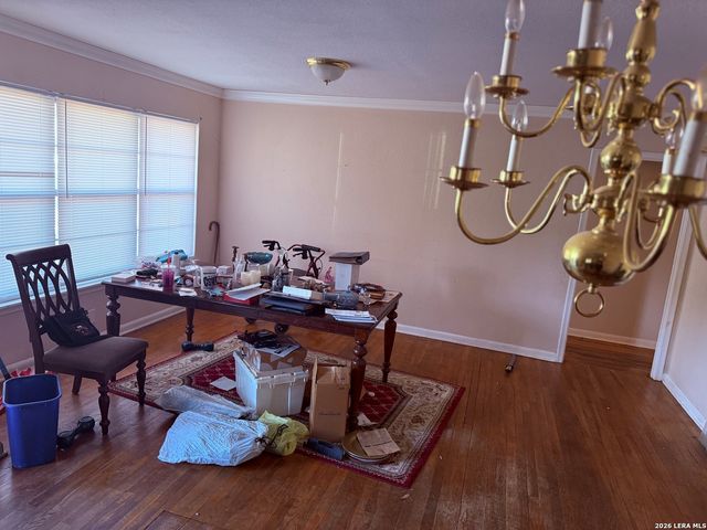 319 Laddie, San Antonio, TX 78201