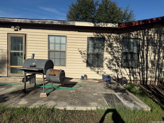 319 Laddie, San Antonio, TX 78201