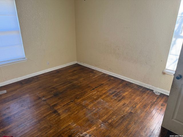 319 Laddie, San Antonio, TX 78201