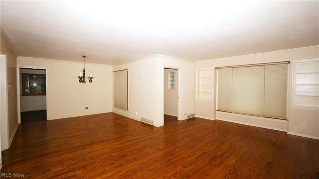 556 Royal Avenue, Akron, OH 44303