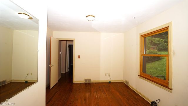 556 Royal Avenue, Akron, OH 44303