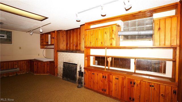 556 Royal Avenue, Akron, OH 44303