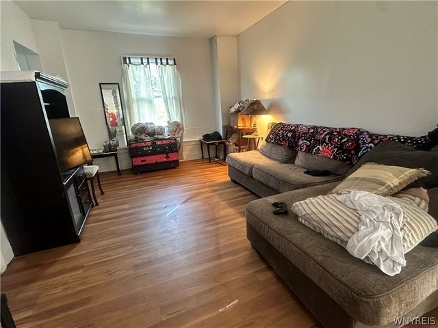 42 Brewster Street, Buffalo, NY 14214