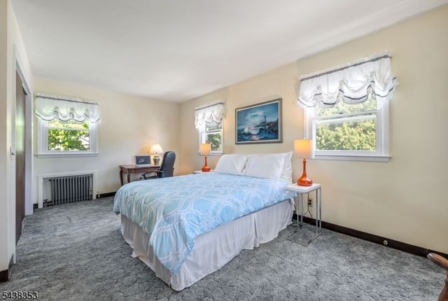 65 Harding Ave, Totowa Boro, NJ 07512