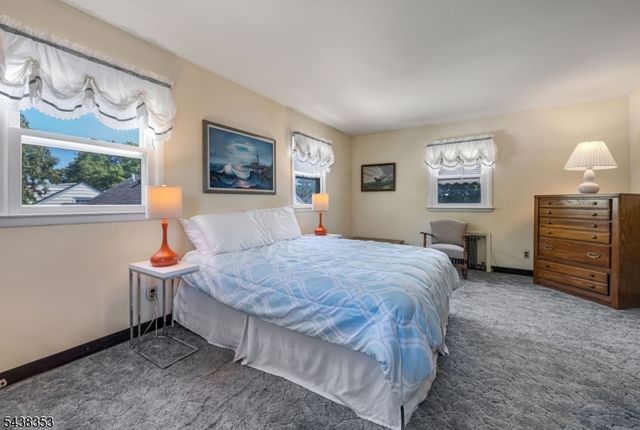 65 Harding Ave, Totowa Boro, NJ 07512