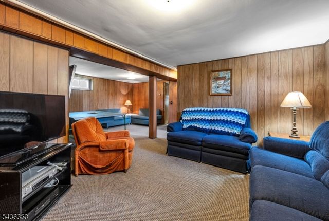 65 Harding Ave, Totowa Boro, NJ 07512