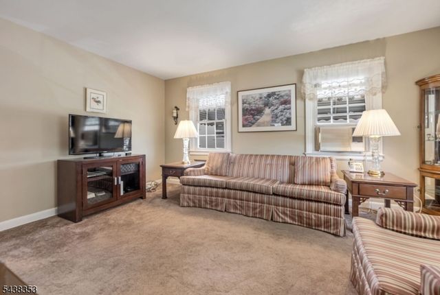 65 Harding Ave, Totowa Boro, NJ 07512