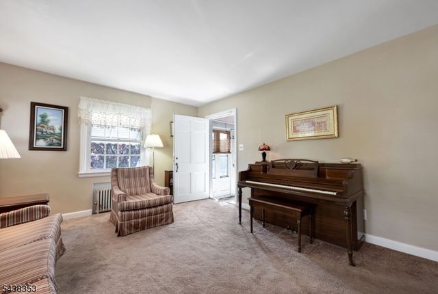 65 Harding Ave, Totowa Boro, NJ 07512