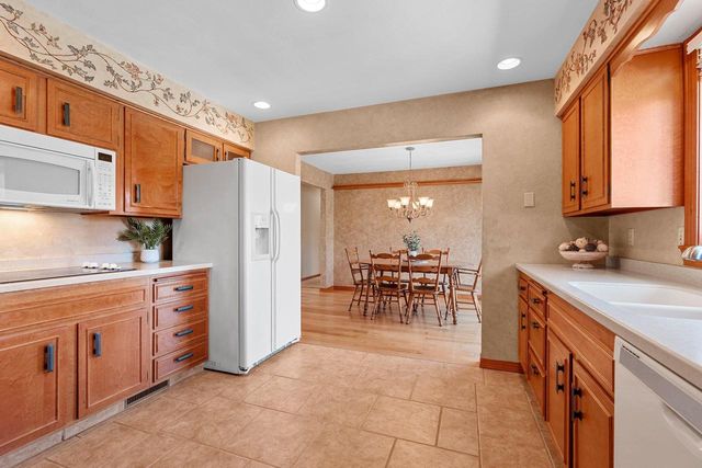 1028 RIVERSIDE DRIVE, Kaukauna, WI 54130