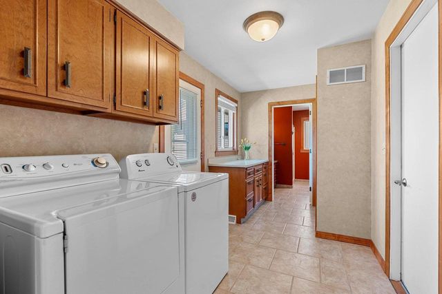 1028 RIVERSIDE DRIVE, Kaukauna, WI 54130