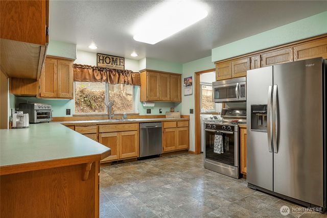 443 Rainbow Drive, Sedro Woolley, WA 98284