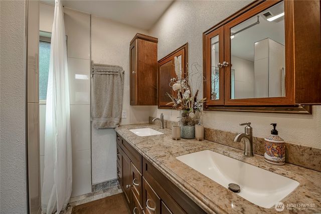 443 Rainbow Drive, Sedro Woolley, WA 98284