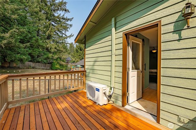 443 Rainbow Drive, Sedro Woolley, WA 98284
