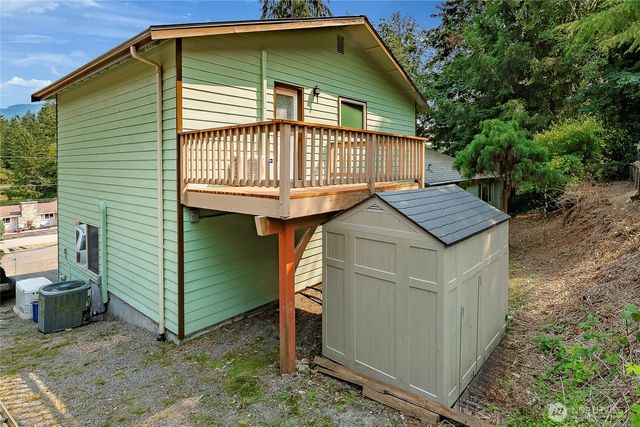 443 Rainbow Drive, Sedro Woolley, WA 98284