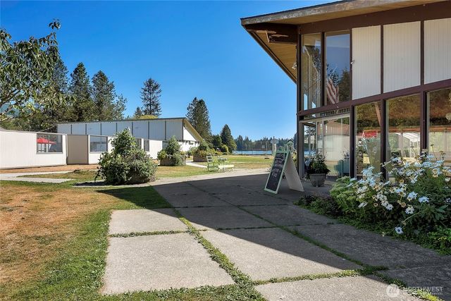 443 Rainbow Drive, Sedro Woolley, WA 98284