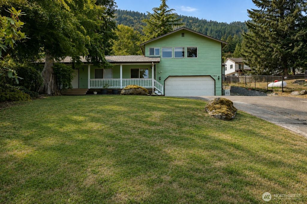443 Rainbow Drive, Sedro Woolley, WA 98284